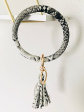 Load image into Gallery viewer, Animal Print Keyring